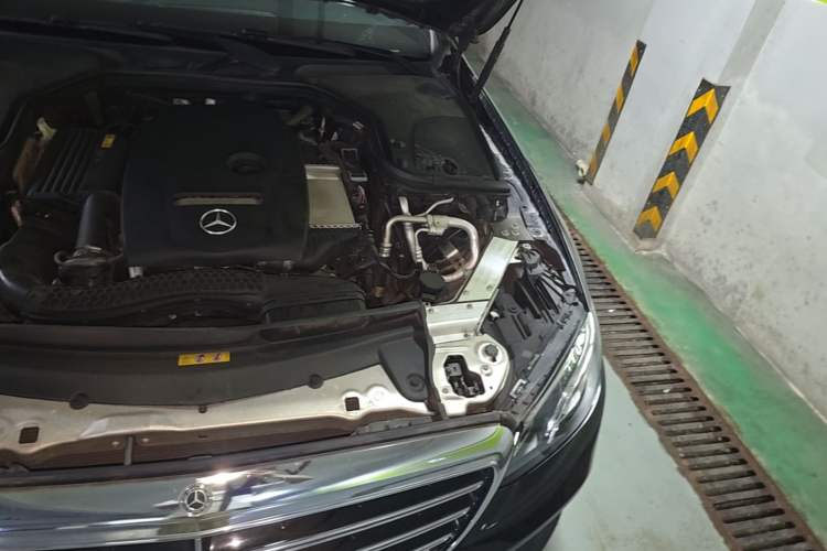 Used Mercedes-Benz E-Class 2019 E 200 L Engine Bay Left