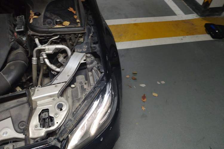 Used Mercedes-Benz E-Class 2019 Restyled E 300 L Sport Luxury Edition Engine Bay Left