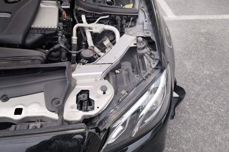 Used Mercedes-Benz E-Class 2019 E 200 L Sport Edition Engine Bay Left