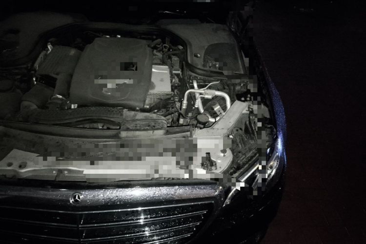 Used Mercedes-Benz E-Class 2019 E 300 L Luxury Model Engine Bay Left