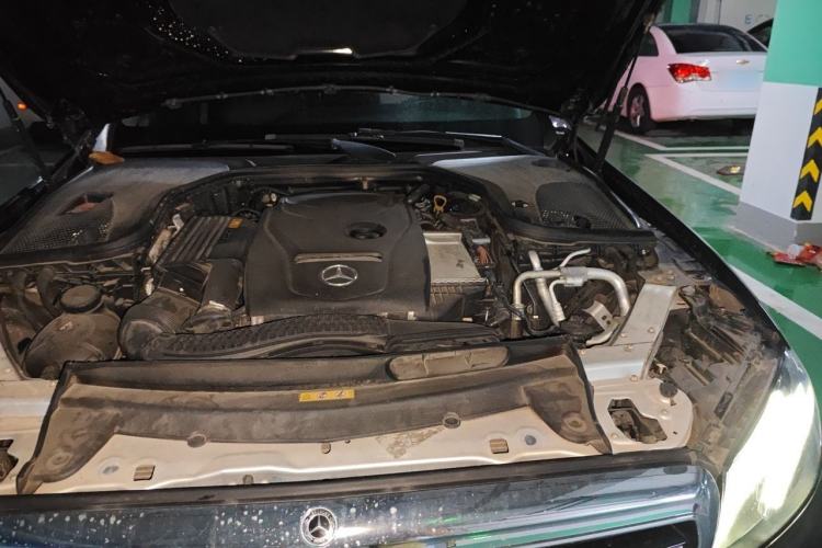 Used Mercedes-Benz E-Class 2019 E 200 L Engine Bay Left