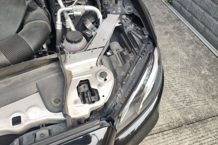 Used Mercedes-Benz E-Class 2019 E 260 L Sport Edition Engine Bay Left