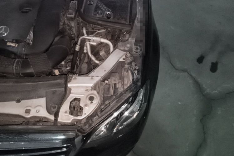 Used Mercedes-Benz E-Class 2019 Facelifted E 300 L Stylish Version Engine Bay Left
