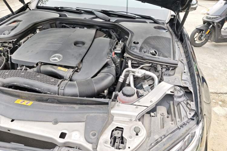 Used Mercedes-Benz E-Class 2019 E 260 L 4MATIC Engine Bay Left