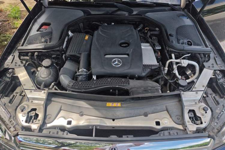 Used Mercedes-Benz E-Class 2019 E 300 L Luxury Model Engine Bay