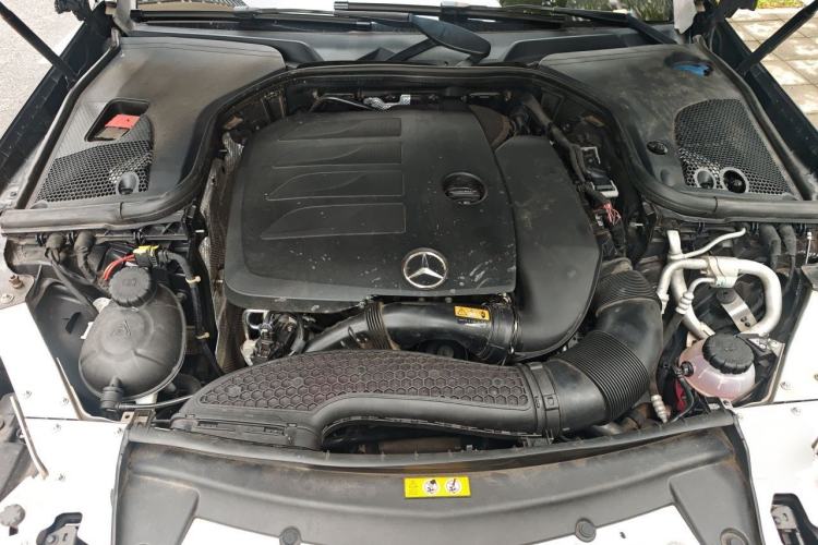 Used Mercedes-Benz E-Class 2019 E 260 L Engine Bay