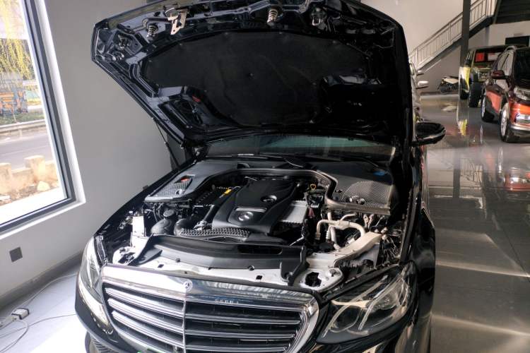 Used Mercedes-Benz E-Class 2019 E 300 L Luxury Model Engine Bay