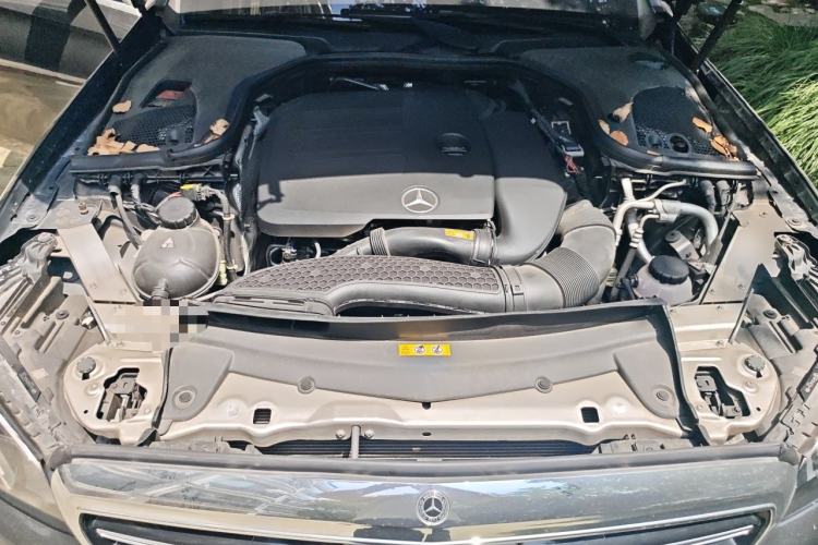 Used Mercedes-Benz E-Class 2019 E 260 L Engine Bay