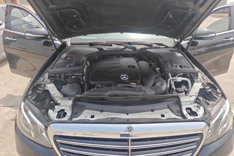 Used Mercedes-Benz E-Class 2019 E 260 L Engine Bay