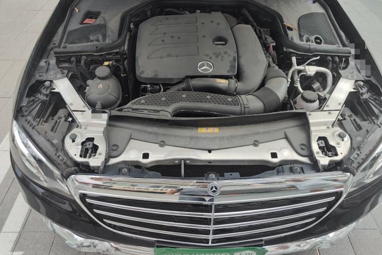 Used Mercedes-Benz E-Class 2019 E 260 L Engine Bay
