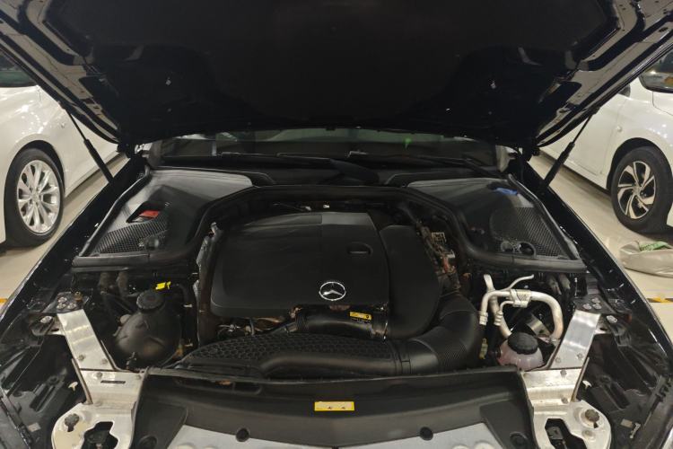 Used Mercedes-Benz E-Class 2019 E 260 L Engine Bay