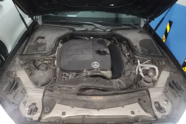 Used Mercedes-Benz E-Class 2019 E 260 L Engine Bay
