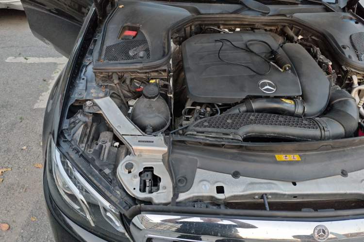 Used Mercedes-Benz E-Class 2019 E 260 L 4MATIC Engine Bay Right