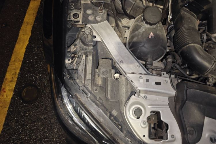 Used Mercedes-Benz E-Class 2019 E 200 L Sport Edition Engine Bay Right