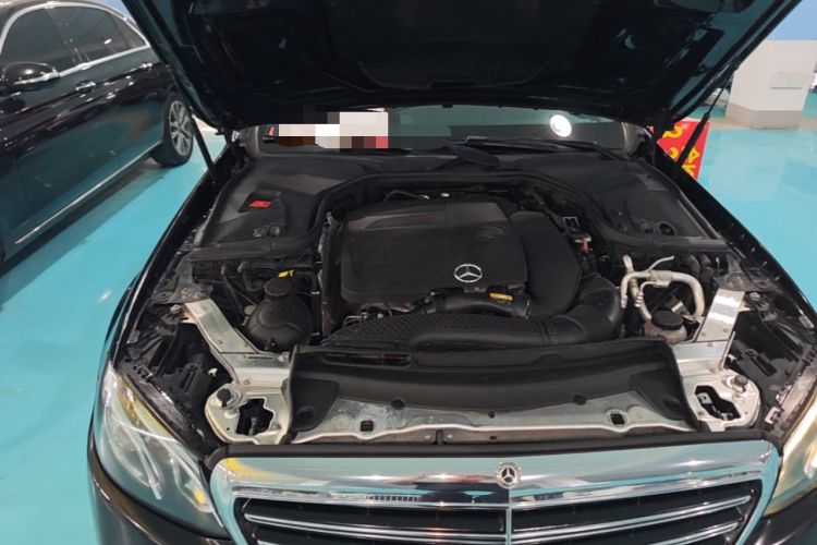 Used Mercedes-Benz E-Class 2019 E 260 L Engine Bay Right