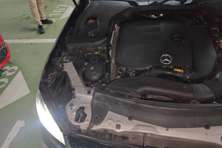 Used Mercedes-Benz E-Class 2019 Restyled E 300 L Sporty and Stylish Edition Engine Bay Right