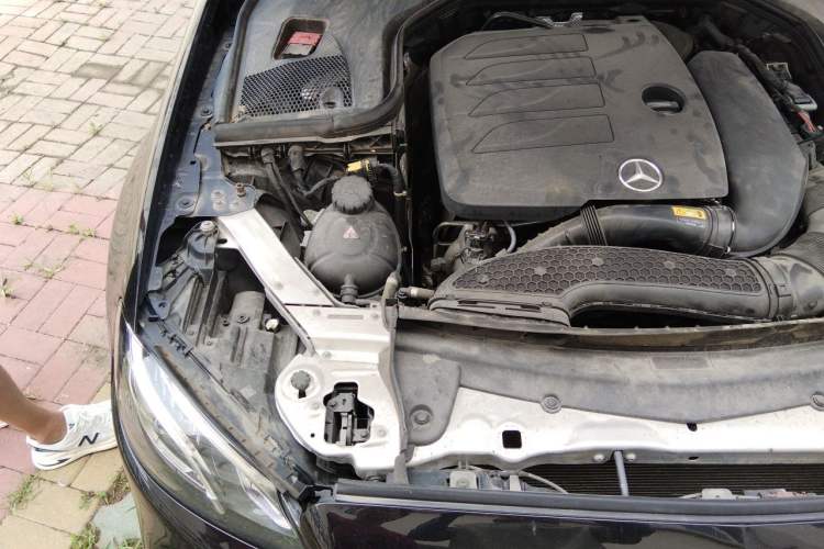 Used Mercedes-Benz E-Class 2019 Restyled E 300 L Sport Luxury Edition Engine Bay Right