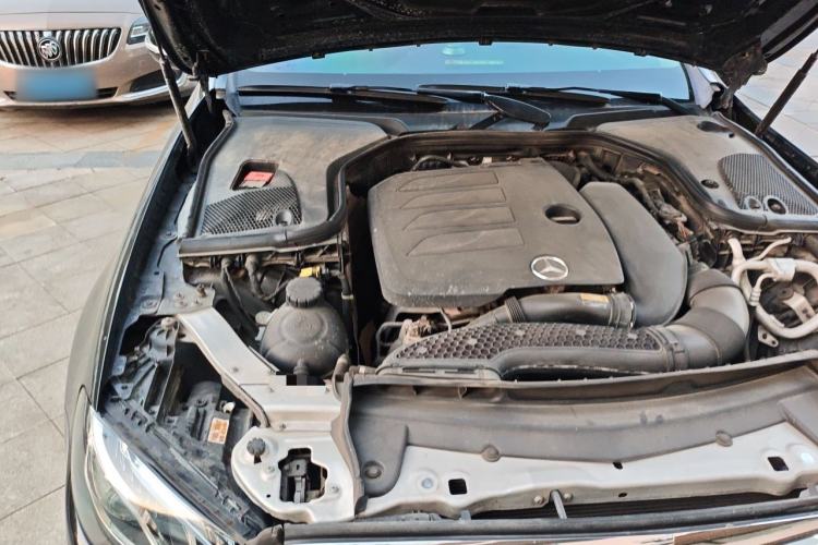 Used Mercedes-Benz E-Class 2019 Restyled E 300 L Luxury Edition Engine Bay Right