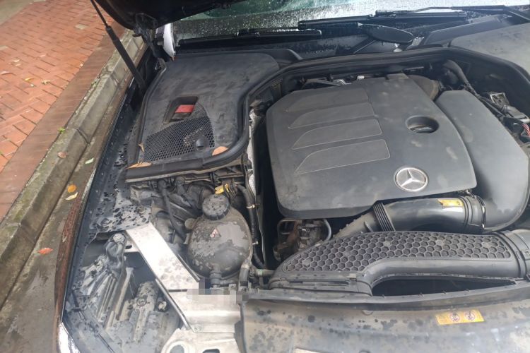 Used Mercedes-Benz E-Class 2019 Restyled E 300 L Luxury Edition Engine Bay Right