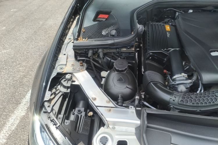 Used Mercedes-Benz E-Class 2019 E 300 L Sporty and Stylish Model Engine Bay Right