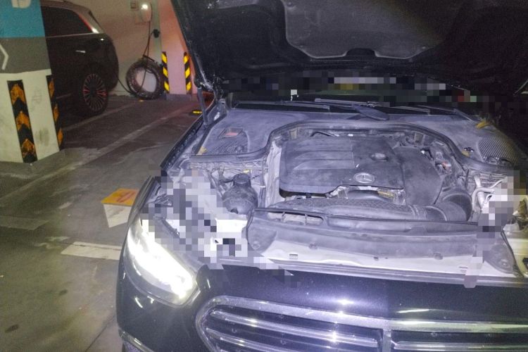 Used Mercedes-Benz E-Class 2019 E 260 L Engine Bay Right