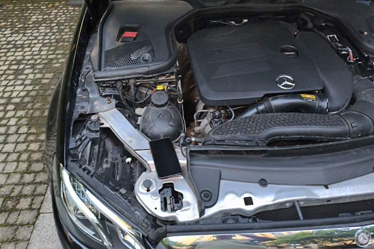 Used Mercedes-Benz E-Class 2019 Restyled E 300 L Luxury Edition Engine Bay Right