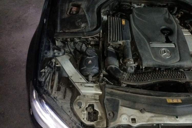 Used Mercedes-Benz E-Class 2019 E 300 L Stylish Model Engine Bay Right