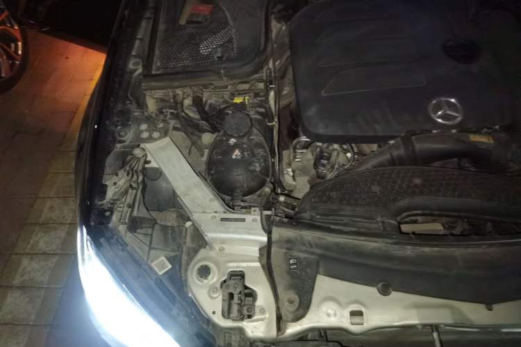 Used Mercedes-Benz E-Class 2019 E 300 L Luxury Model Engine Bay Right