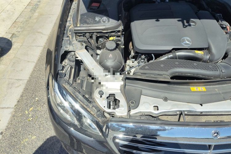 Used Mercedes-Benz E-Class 2019 E 260 L Engine Bay Right