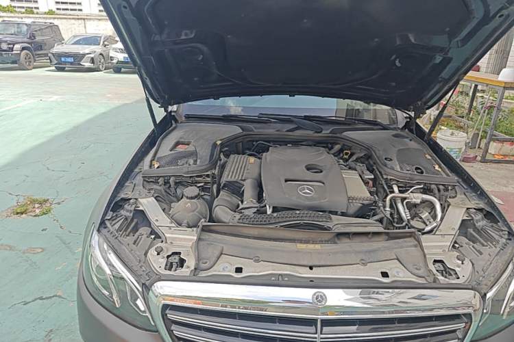 Used Mercedes-Benz E-Class 2019 E 200 L Engine Bay Right