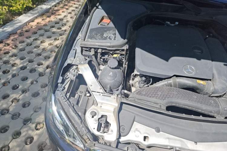Used Mercedes-Benz E-Class 2019 Facelifted E 300 L Stylish Version Engine Bay Right