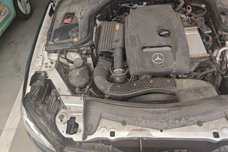 Used Mercedes-Benz E-Class 2019 E 200 L Sport Edition Engine Bay Right