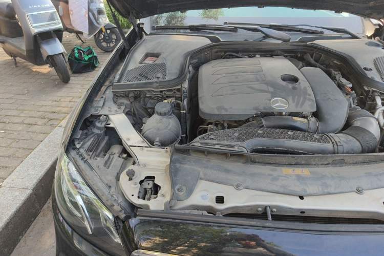 Used Mercedes-Benz E-Class 2019 E 260 L Sport Edition Engine Bay Right