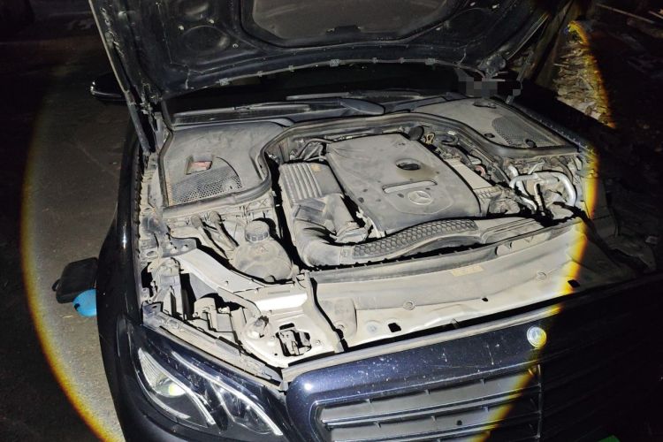 Used Mercedes-Benz E-Class 2019 E 200 Sport Edition Engine Bay Right