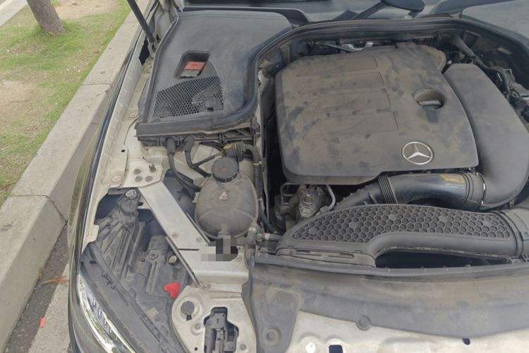 Used Mercedes-Benz E-Class 2019 Restyled E 300 L Luxury Edition Engine Bay Right
