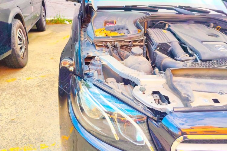 Used Mercedes-Benz E-Class 2019 E 300 L Sporty and Stylish Model Engine Bay Right