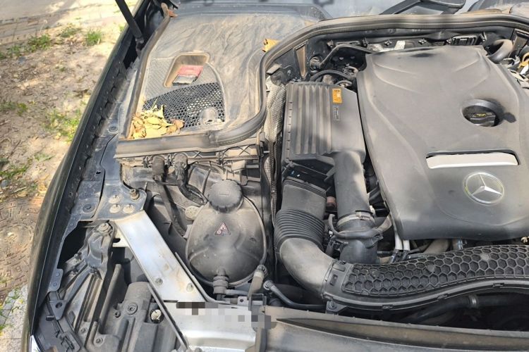 Used Mercedes-Benz E-Class 2019 E 300 L Sport Luxury Edition Engine Bay Right