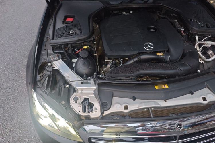 Used Mercedes-Benz E-Class 2019 Restyled E 300 L Luxury Edition Engine Bay Right