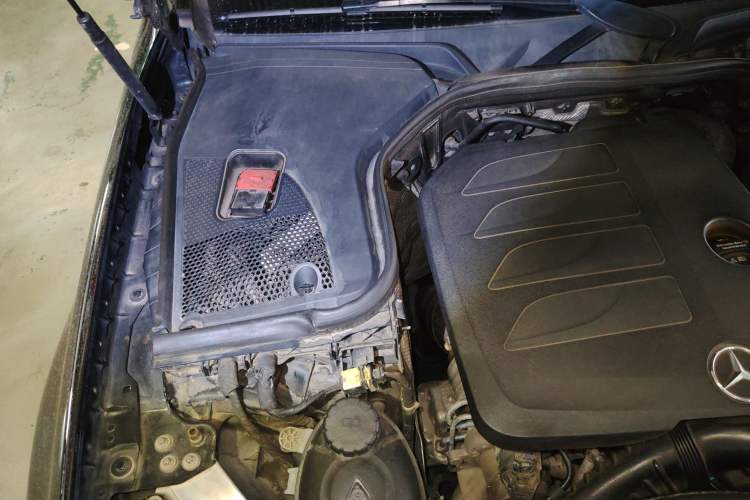 Used Mercedes-Benz E-Class 2019 Restyled E 300 L Sporty and Stylish Edition Engine Bay Right