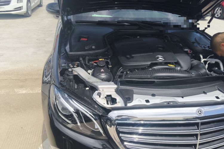 Used Mercedes-Benz E-Class 2019 E 260 L Engine Bay Right