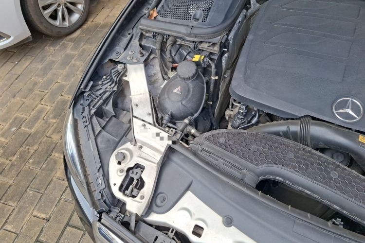Used Mercedes-Benz E-Class 2019 Restyled E 300 L Sporty and Stylish Edition Engine Bay Right