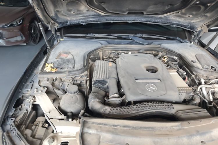 Used Mercedes-Benz E-Class 2019 E 200 L Engine Bay Right