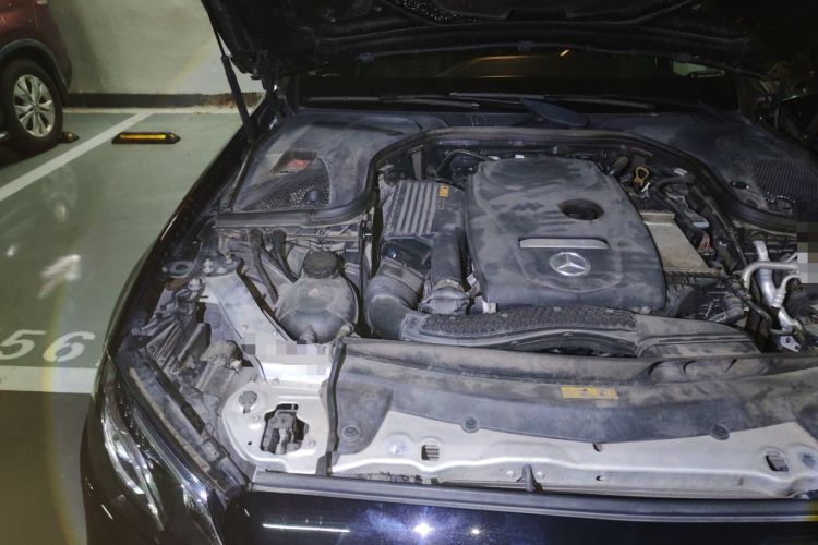 Used Mercedes-Benz E-Class 2019 E 300 L Sport Luxury Edition Engine Bay Right