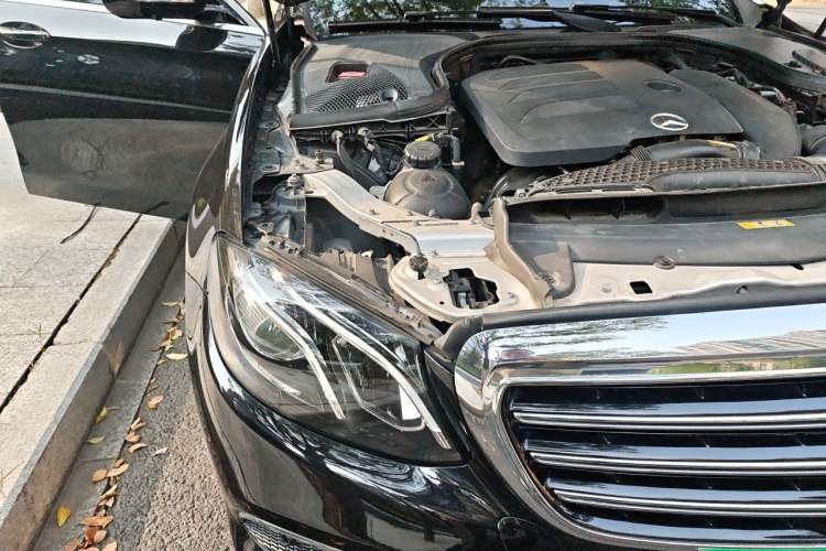 Used Mercedes-Benz E-Class 2019 Facelifted E 300 L Stylish Version Engine Bay Right