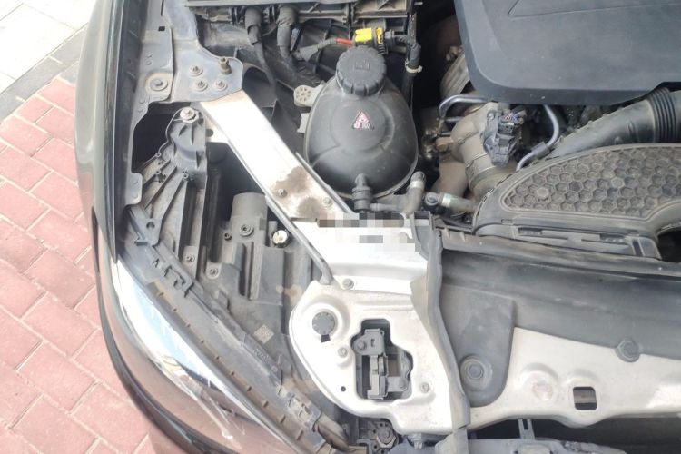 Used Mercedes-Benz E-Class 2019 Restyled E 300 L Sport Luxury Edition Engine Bay Right