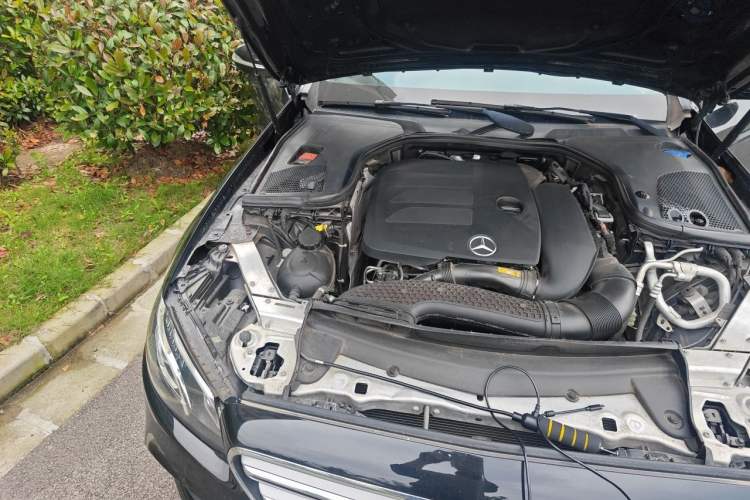 Used Mercedes-Benz E-Class 2019 Restyled E 300 L Sporty and Stylish Edition Engine Bay Right