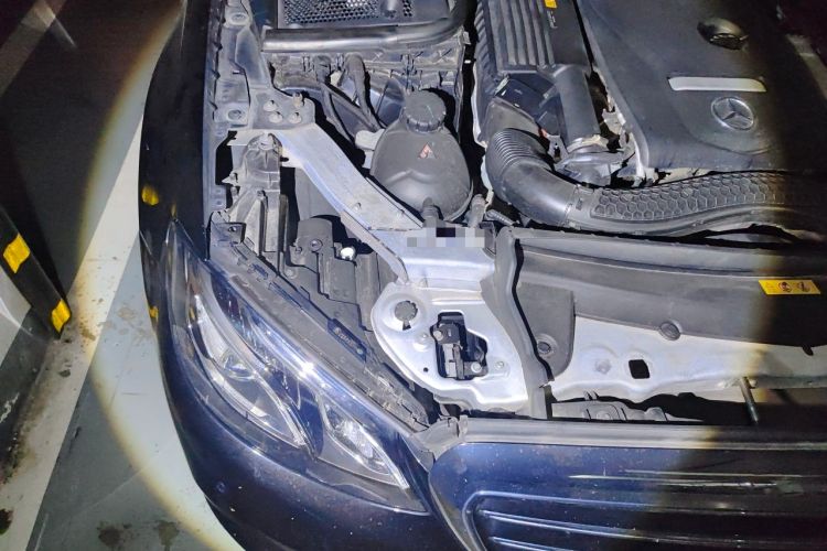 Used Mercedes-Benz E-Class 2019 E 200 L Engine Bay Right