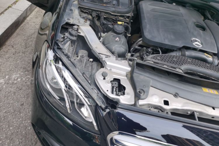 Used Mercedes-Benz E-Class 2019 Restyled E 300 L Sporty and Stylish Edition Engine Bay Right