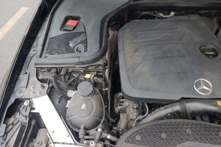Used Mercedes-Benz E-Class 2019 Restyled E 300 L Luxury Edition Engine Bay Right