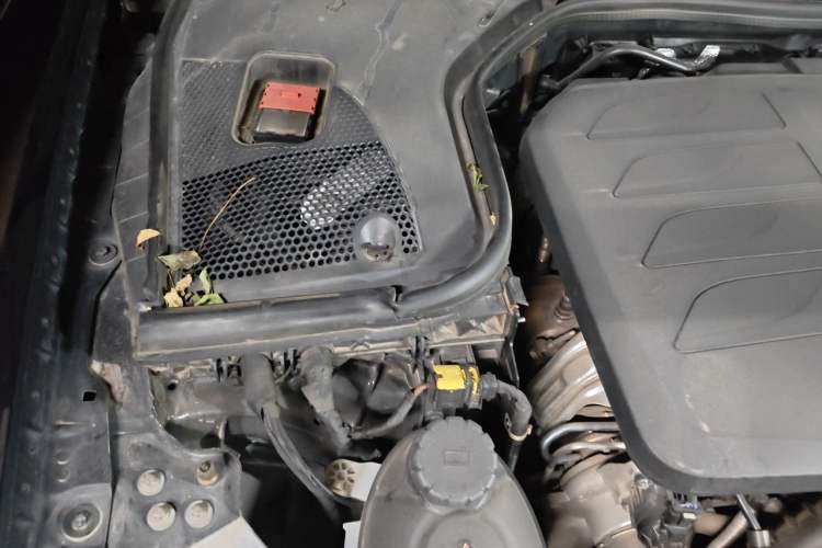Used Mercedes-Benz E-Class 2019 Facelifted E 300 L Stylish Version Engine Bay Right